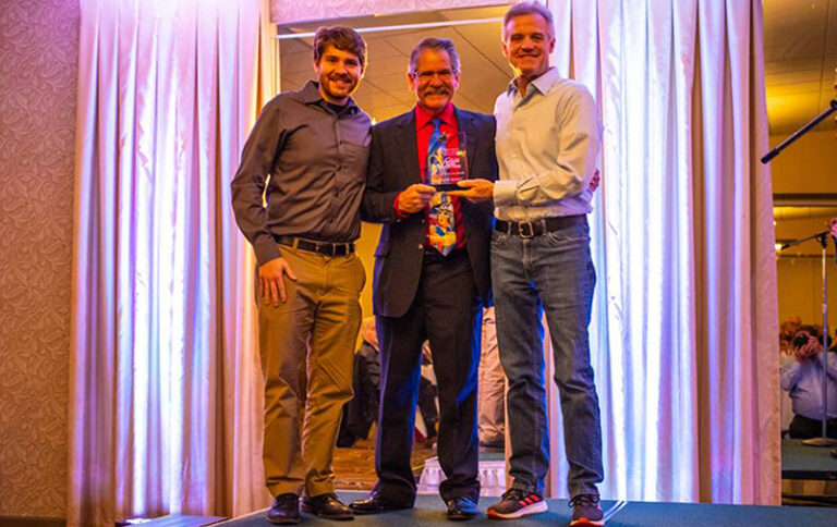 Kartplex’s Keith Scharf receives Bob Mueller Award